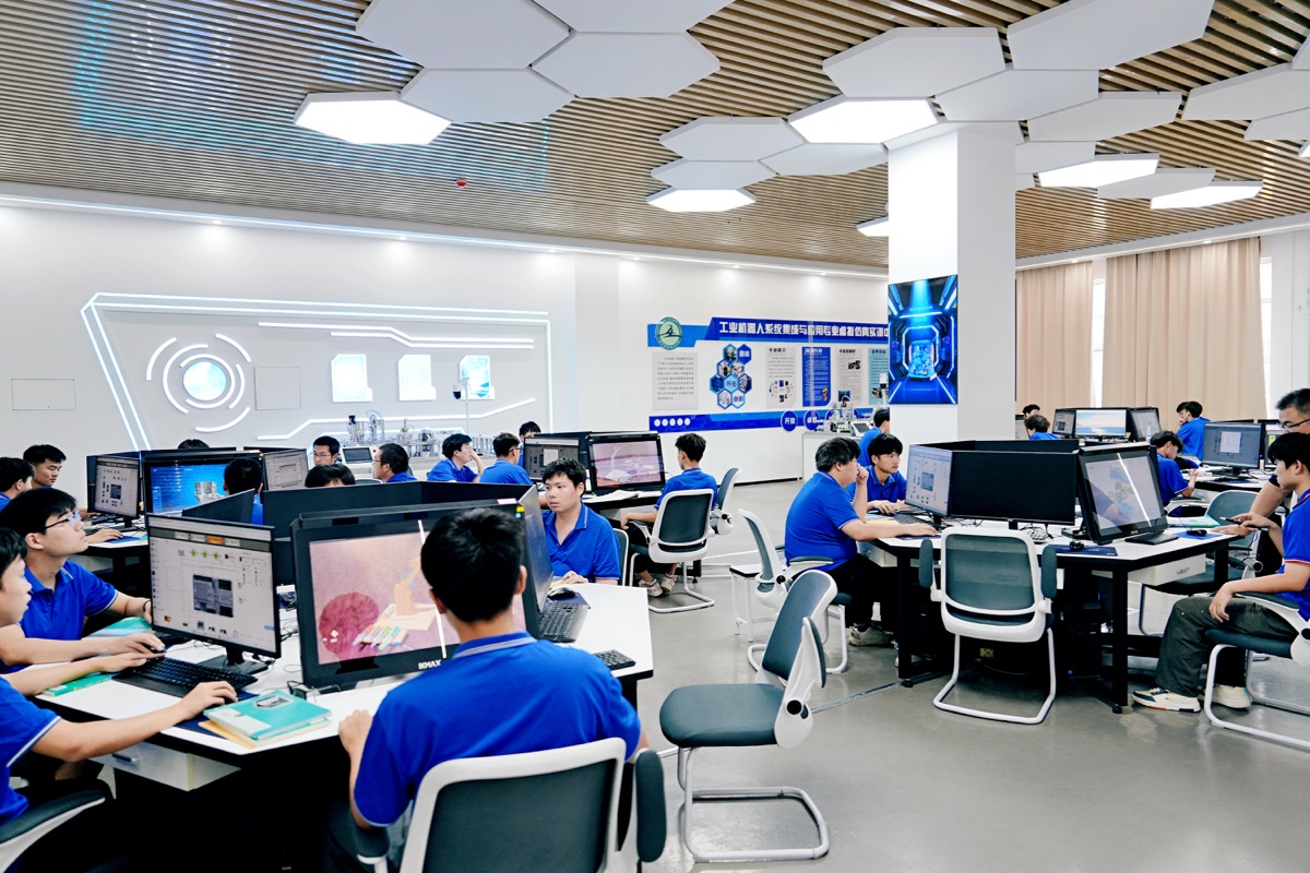 高校科学智能与数字实验场景